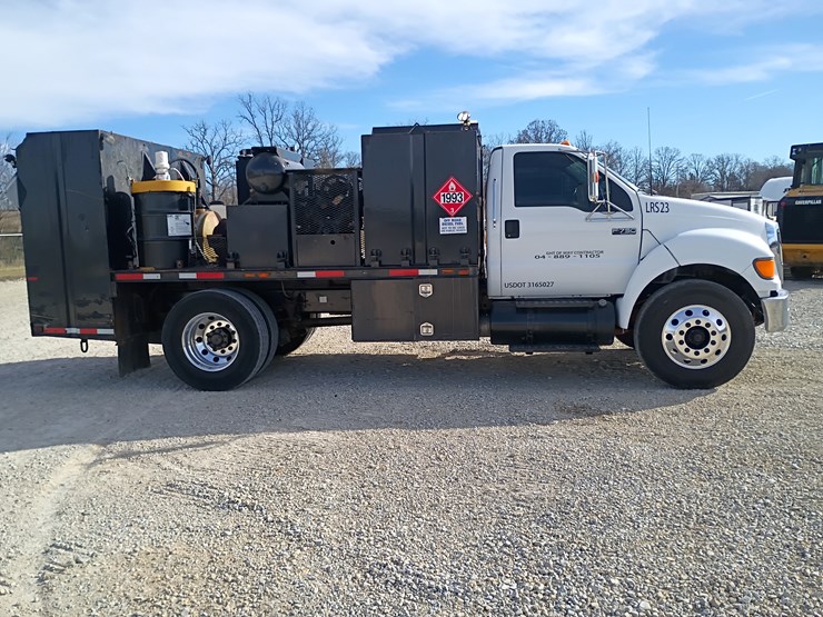 2005-ford-f750-image-14