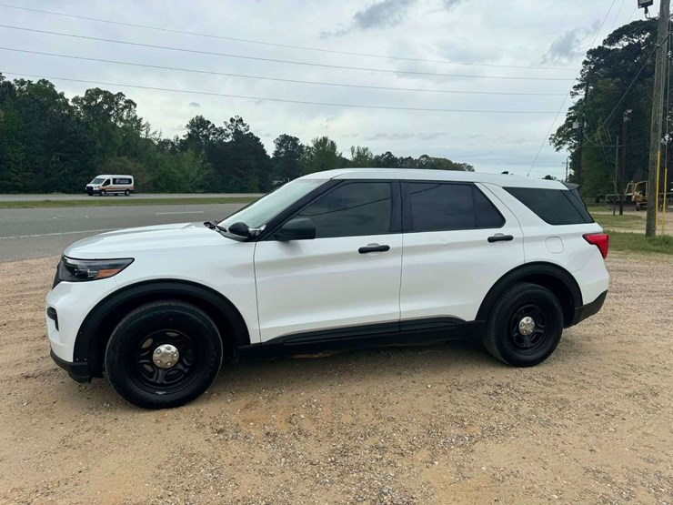 2021-ford-explorer-image-2