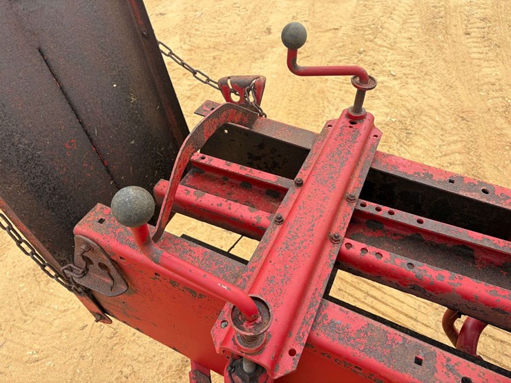 new-holland-326-image-22