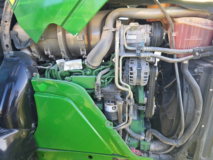 2016-john-deere-6110m-image-23