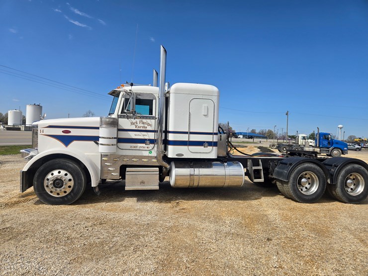 1996-peterbilt-377-image-7