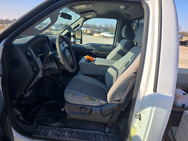 2016-ford-f550-image-38