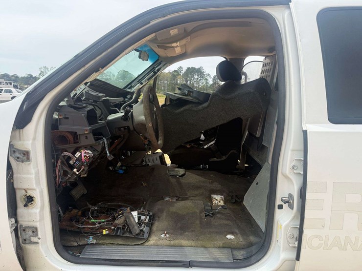 2010-chevrolet-tahoe-image-11