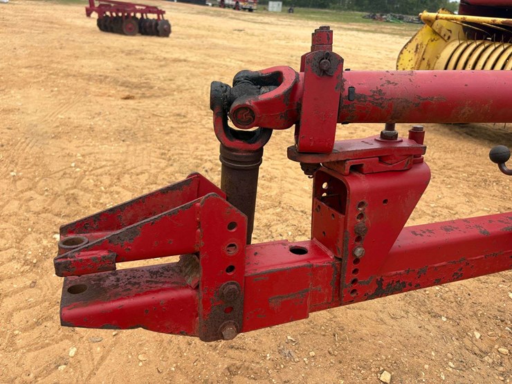 new-holland-326-image-9