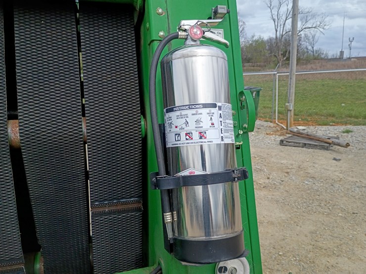 2000-john-deere-556-image-14