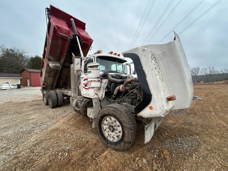 2001-mack-rd688s-image-33