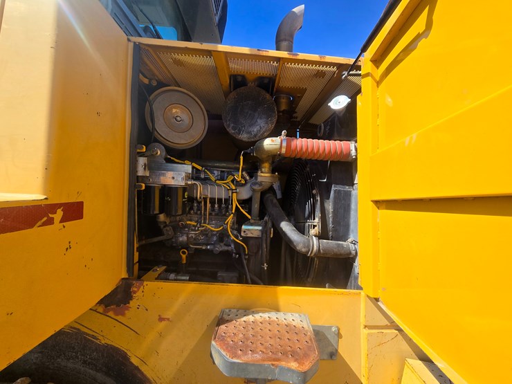 2004-deere-755c-image-24