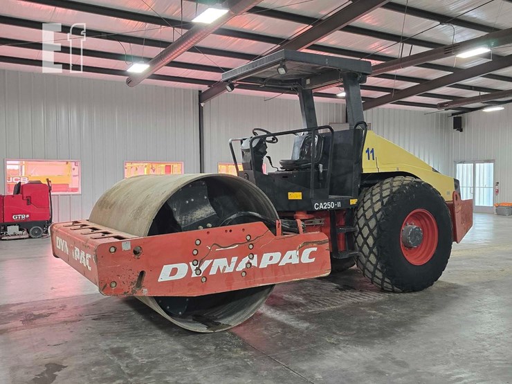 2011-dynapac-ca250d-ii-image-1