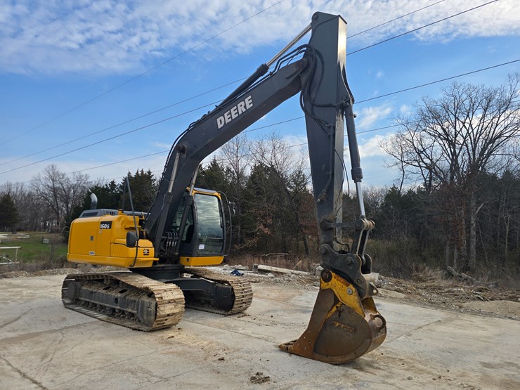 2013-deere-160g-lc-image-15