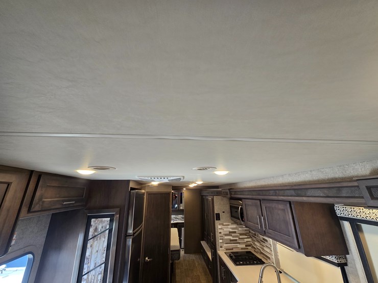 2020-ford-f550-image-36