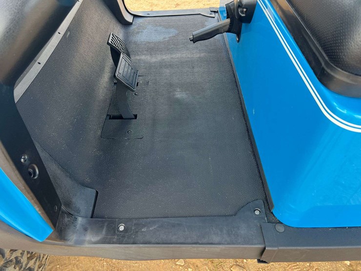 2023-bintelli-6-seater-electric-golf-cart-w/-on-board-charger-(186-miles-showing)-image-14