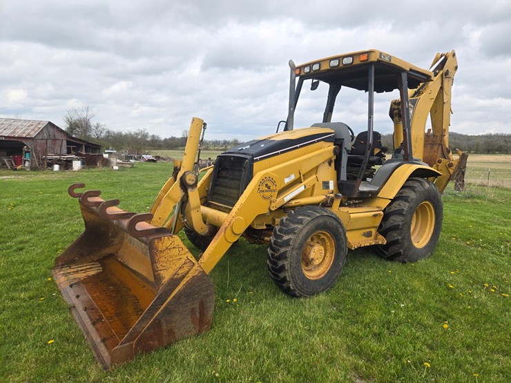 caterpillar-420d-image-2