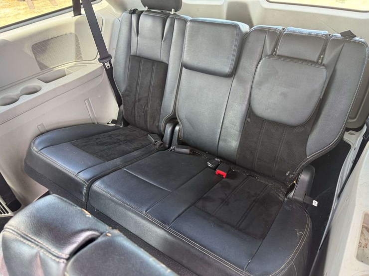 2017-dodge-grand-caravan-sxt-image-18