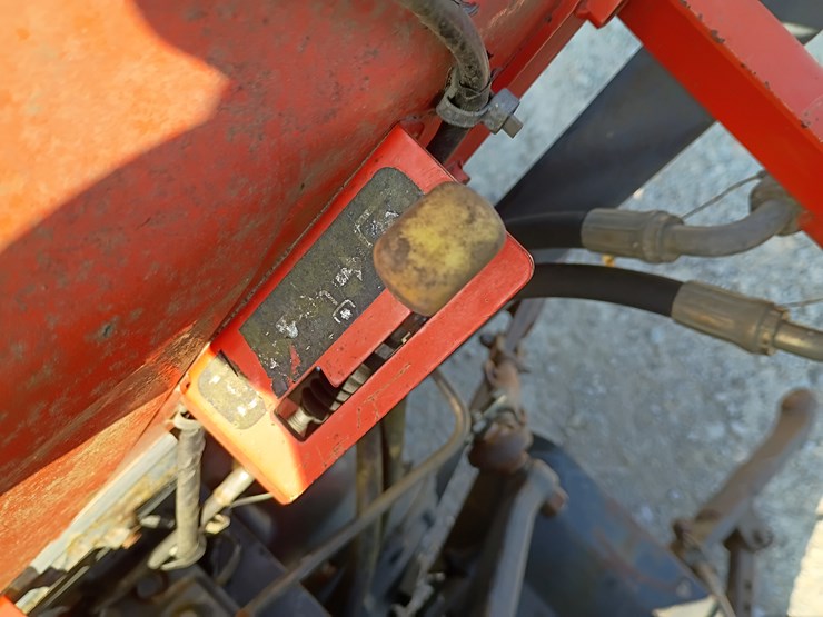 2001-kubota-l4300-image-38