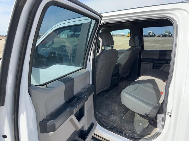 2020-ford-f350-xl-image-8