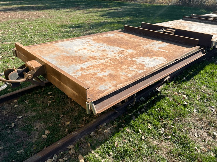 set-of-3-flat-cars-image-4