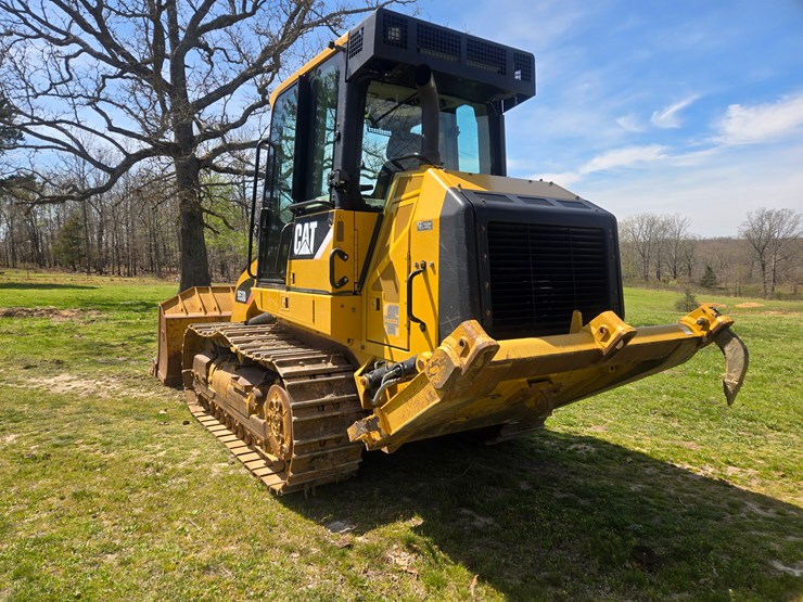 2014-caterpillar-953d-image-11