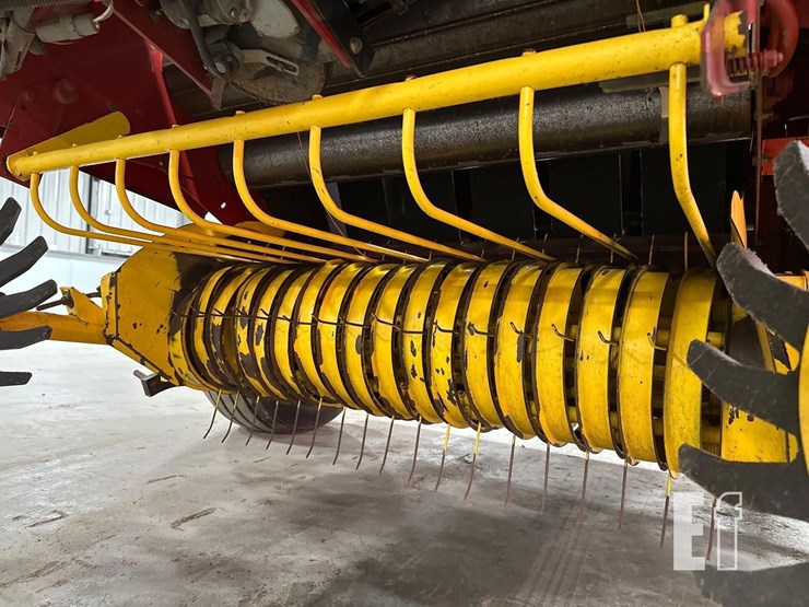 2015-new-holland-roll-belt-450-image-12