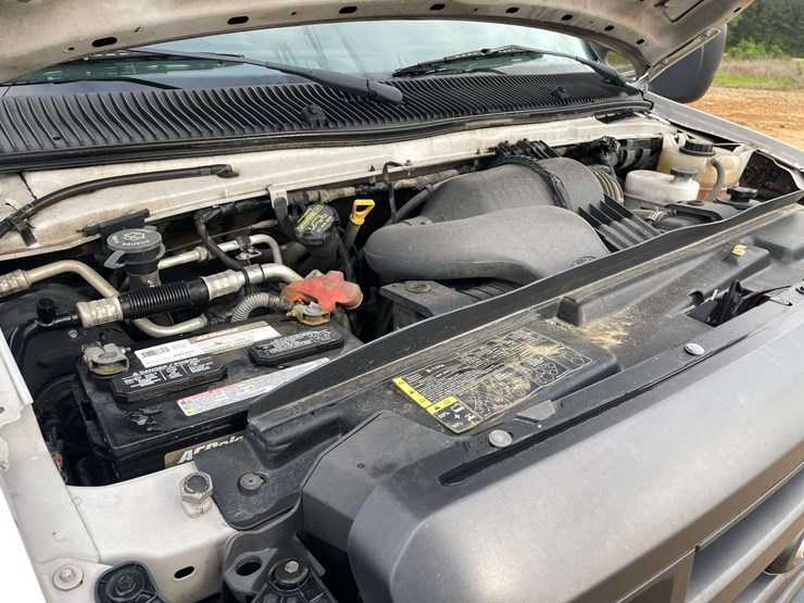 2011-ford-cargo-image-8