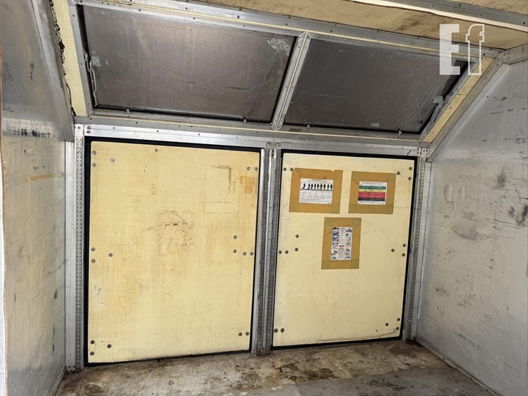 9'-container-doors-both-sides-image-6