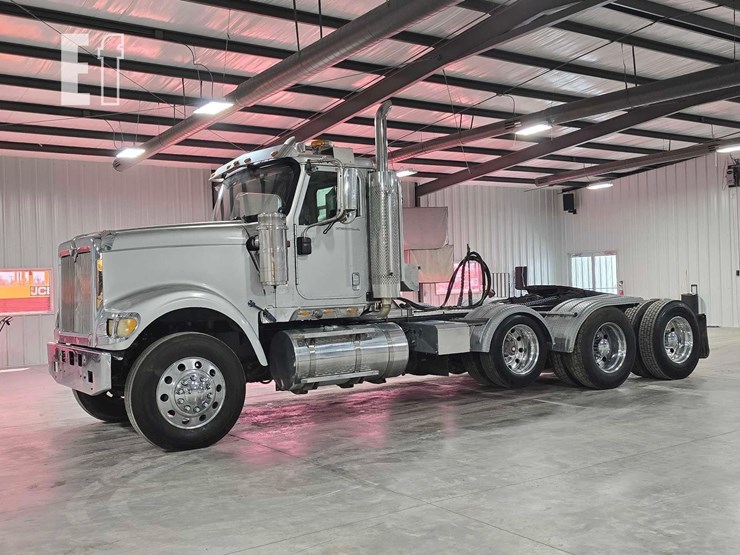 2004-international-paystar-5900-image-1