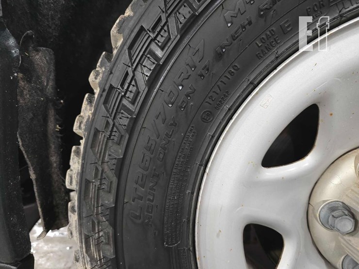 2015-chevrolet-silverado-1500-image-24