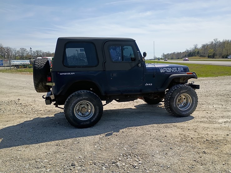 1993-jeep-wrangler-image-10