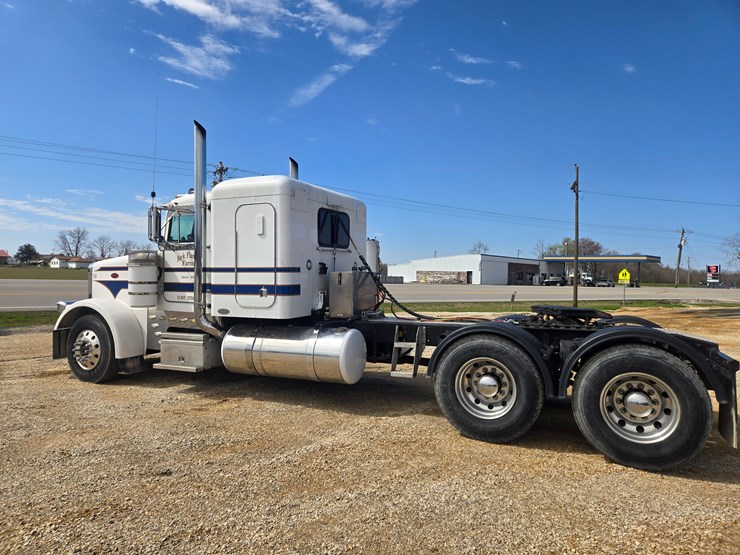 1996-peterbilt-377-image-11