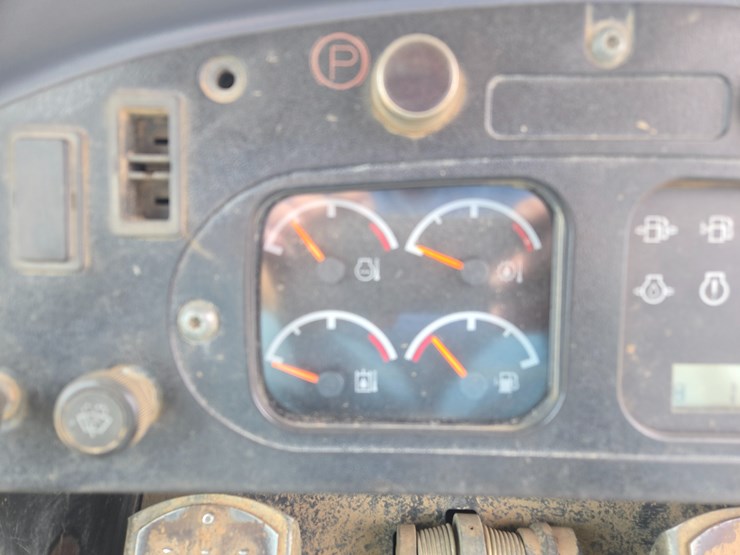 2005-caterpillar-953c-image-63