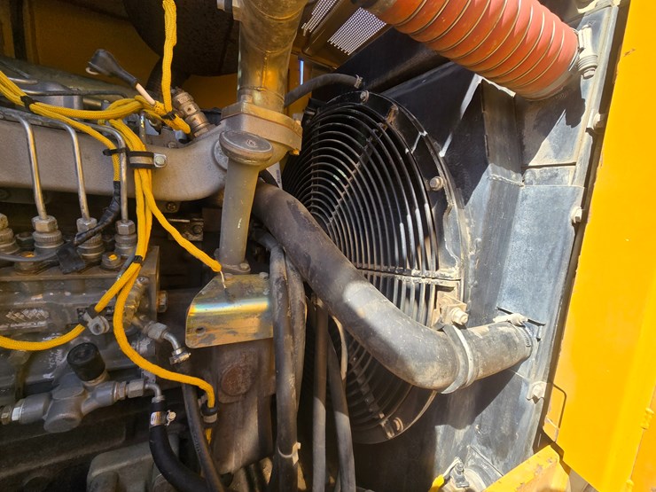 2004-deere-755c-image-27