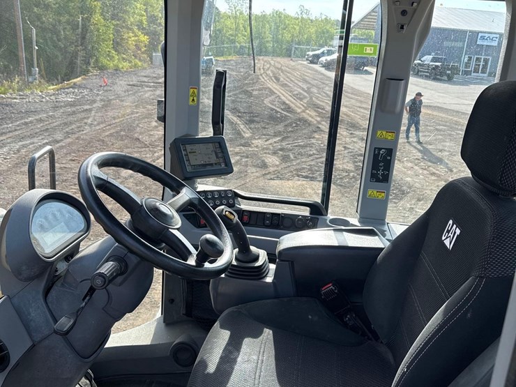 2021-caterpillar-926m-image-26