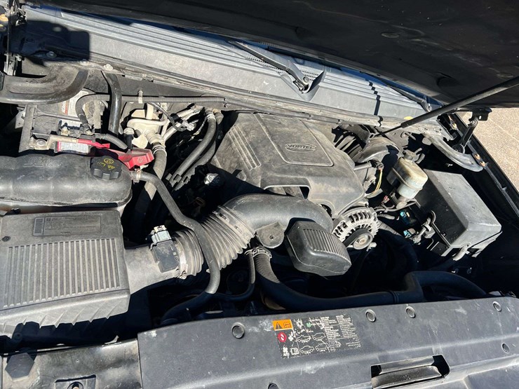 2011-chevrolet-tahoe-image-7