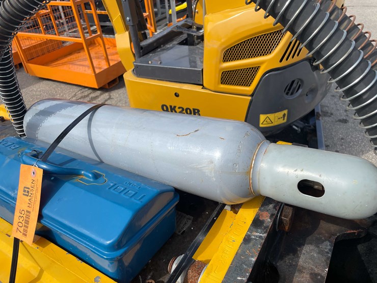 caterpillar-320-image-13