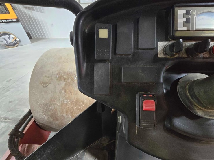 2012-dynapac-ca250d-image-17