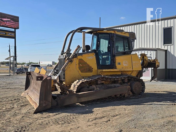 2006-deere-750j-image-1