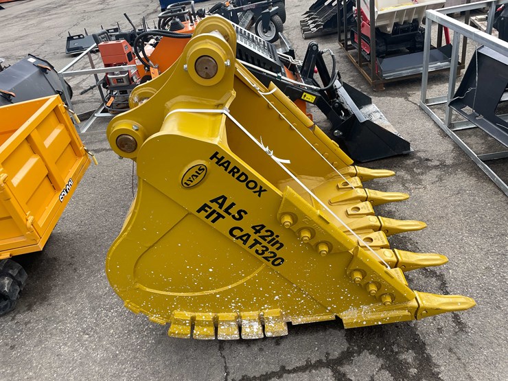 caterpillar-320-image-3