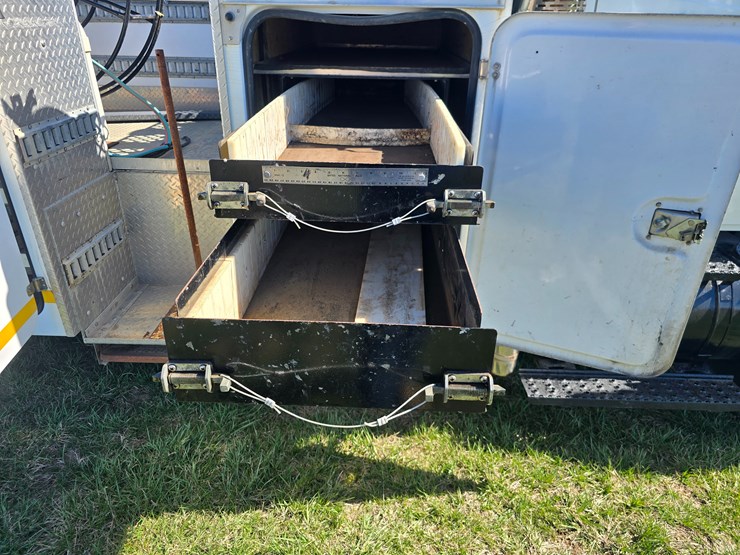 2008-international-durastar-4300-image-71