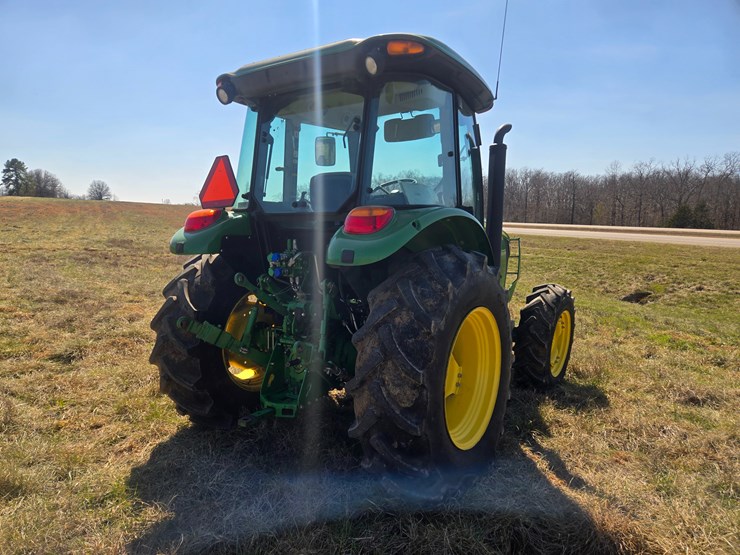 2019-john-deere-5100e-image-12