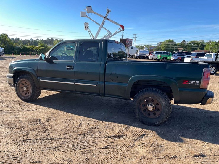 2005-chevrolet-silverado-1500-image-2