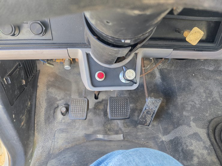 1997-ford-f700-image-53