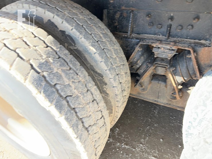 1999-kenworth-t800-image-39