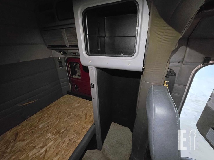 2002-peterbilt-378-image-20