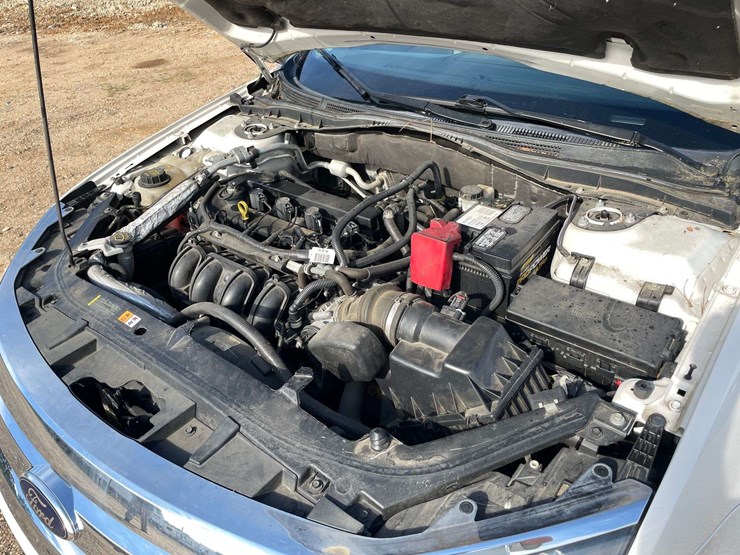 2012-ford-fusion-4-door-sedan-(95,800-miles)-image-7