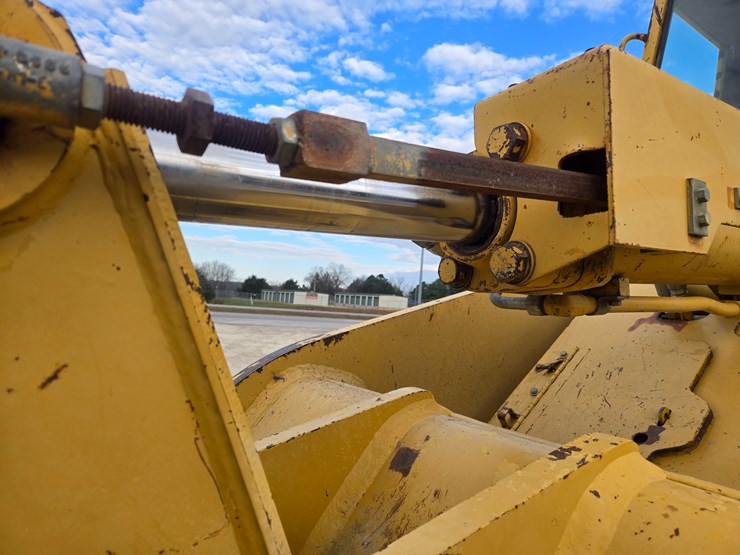 1996-caterpillar-953b-image-82