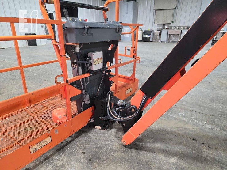 2019-jlg-460sj-image-16