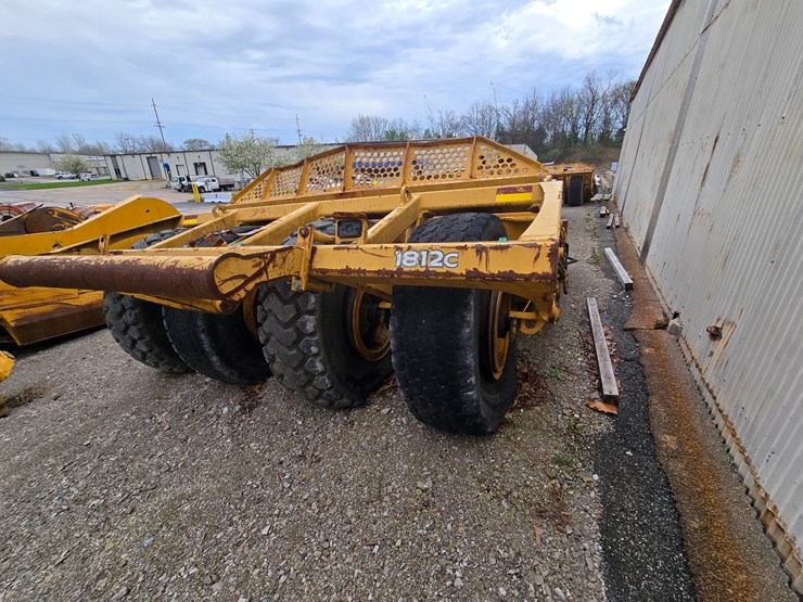 2006-deere-1812c-image-9