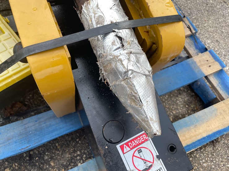 #7052-•-unused-agt-680-skid-steer-hydraulic-concrete-breaker-hammer-(o10)-image-11