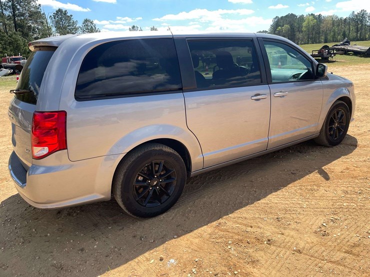 2019-dodge-grand-caravan-gt-image-3