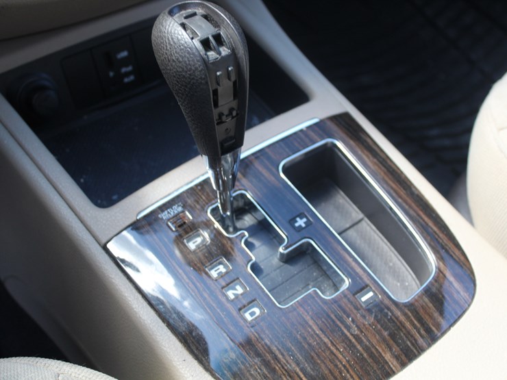 2010-hyundai-santa-fe-image-17