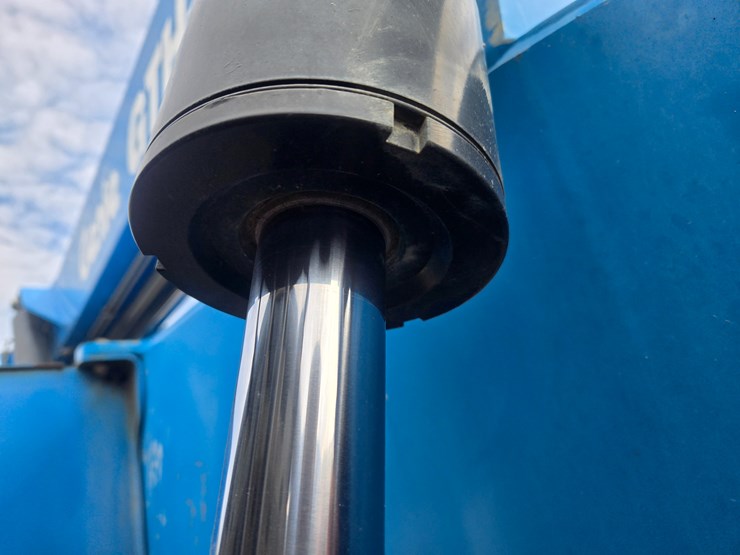 2015-genie-gth1056-image-73